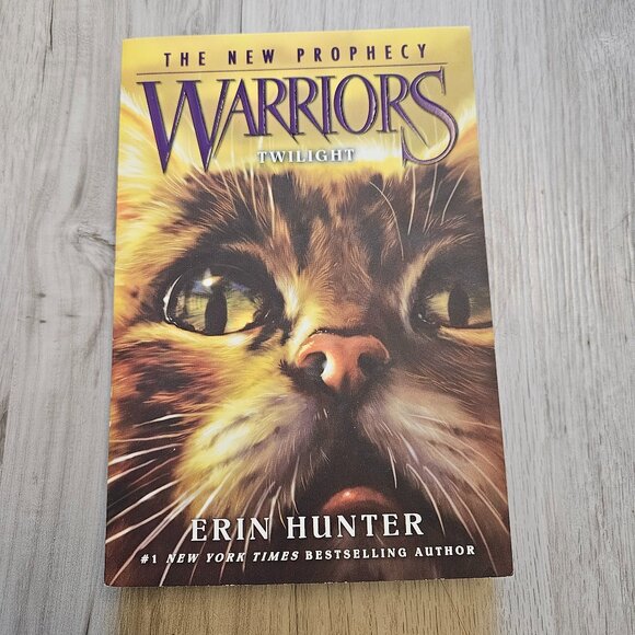 Warriors: Twilight (Warriors: The New Prophecy Series #5) Paperback Book - Picture 1 of 2